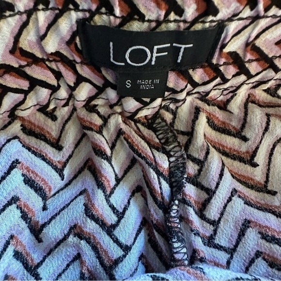 Loft | Chevron Print Drawstring Elastic Waist Rayon Shorts Size Small - Picture 4 of 5